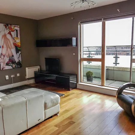 Overlooking Canal 2 Bedroom Apartment Dublin
