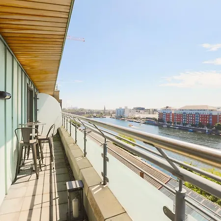 Overlooking Canal 2 Bedroom