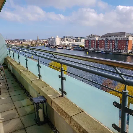 Overlooking Canal 2 Bedroom Apartment *